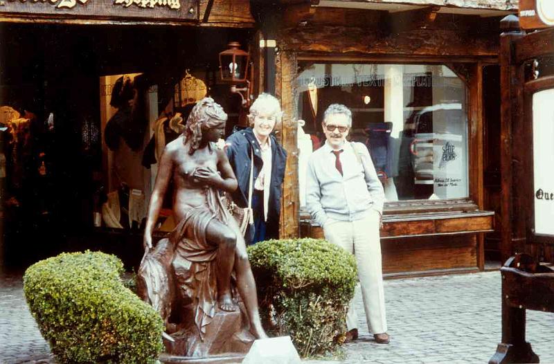 AR90_07_roberto_siv_a.jpg - Shoppers