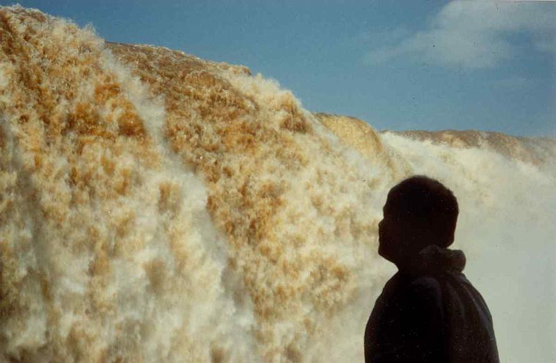 AR90_22_iguazu_jon_a.jpg - Iguazu Falls