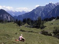 Lower end of Lorenzital, with path to Niggenkopf on the right. The Parpfienzalp is hidden behind the trees.  sj81 19a065