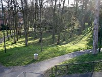 sj07 031017000 j a  Vu d'en haut, on voit bien la pente du parc.