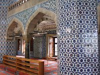 Promenades in Istanbul  Arches and beautiful İznik tiles