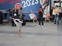 Promenades in Istanbul  Some hip-hop for the cause