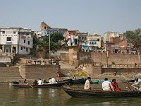 Between Kedar and Chauki Ghats