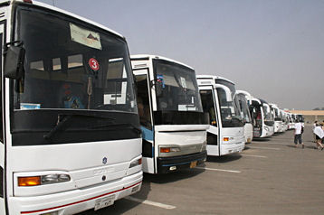 Ligné de cars de tourisme