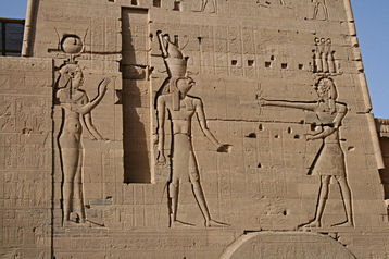 Relief avec Isis/Hathor