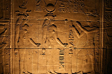 Relief avec Isis/Hathor