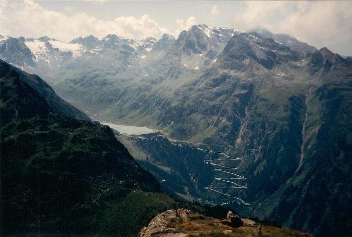 br93_breiterspitz_06.jpg - The road up.