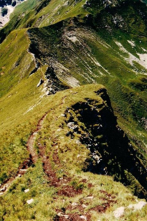 br93_golmer_09_b.jpg - THe path up to the Geissspitze.