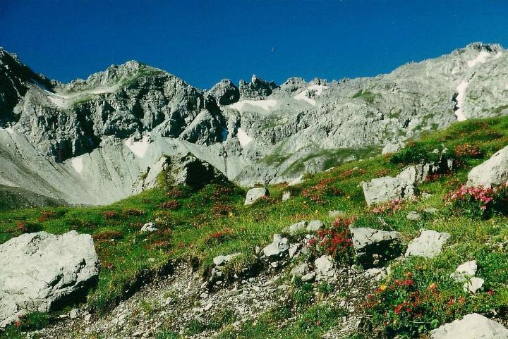 br95_gemslueke_01.jpg - The Gemslücke, seen from the path up from the Lünersee.