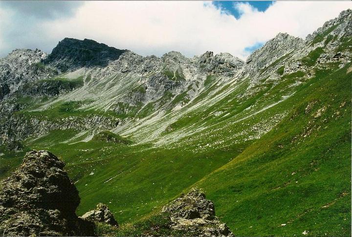 br95_gemslueke_15.jpg - Gemslücke in the distance, viewed from Switzerland.