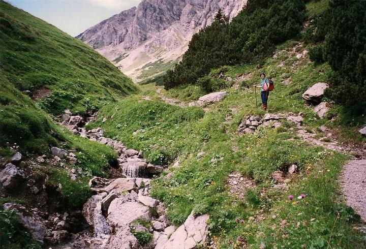 br99_amatschon.jpg - We took the chairlift to Niggenkopf and then walked up the Palüdweg.