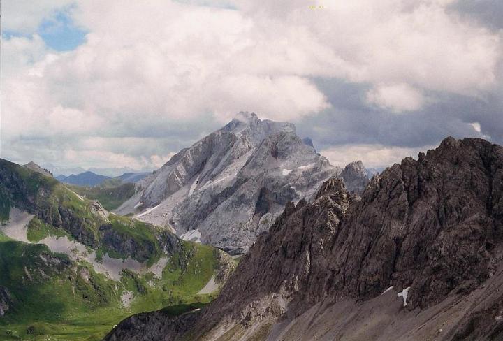 br99_totalp_08.jpg - View toward the Drusenfluh