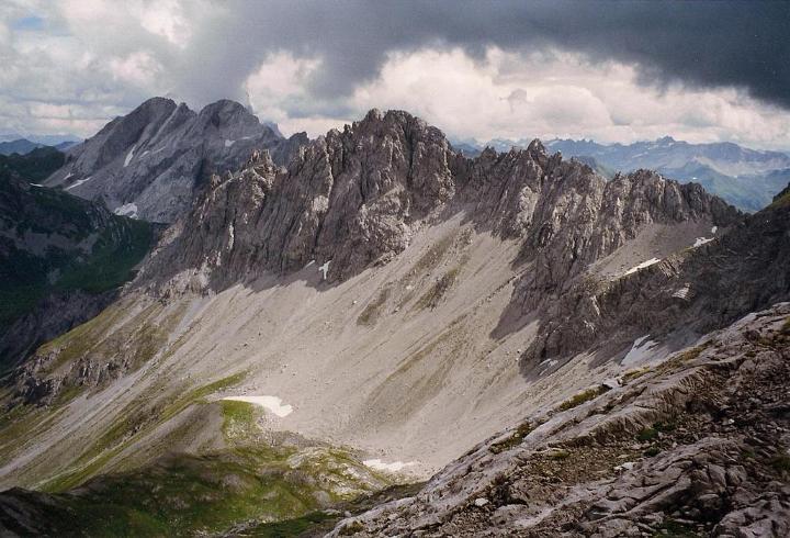 br99_totalp_11.jpg - View toward the Kirchlispitzen