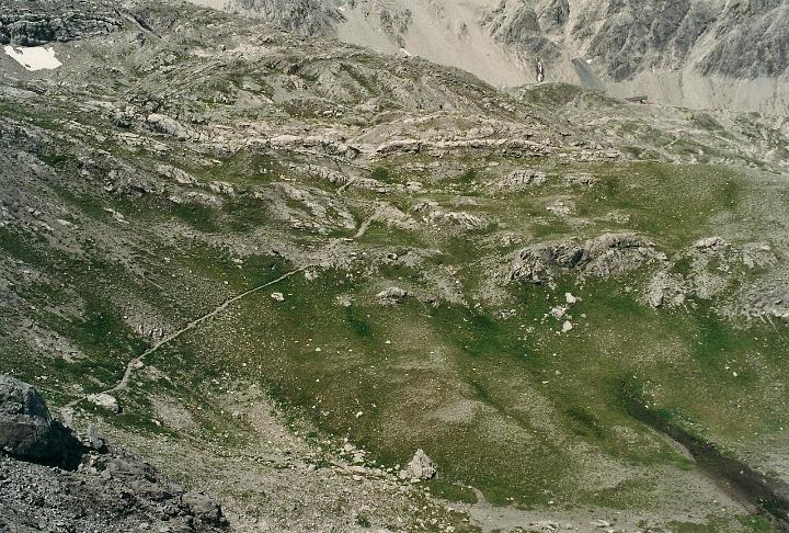 br00_gemsluke_18.jpg - The path across the Totalp.