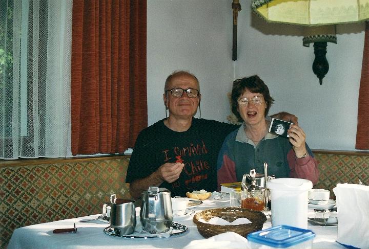 br00_kellaegg_us.jpg - Birthday breakfast.