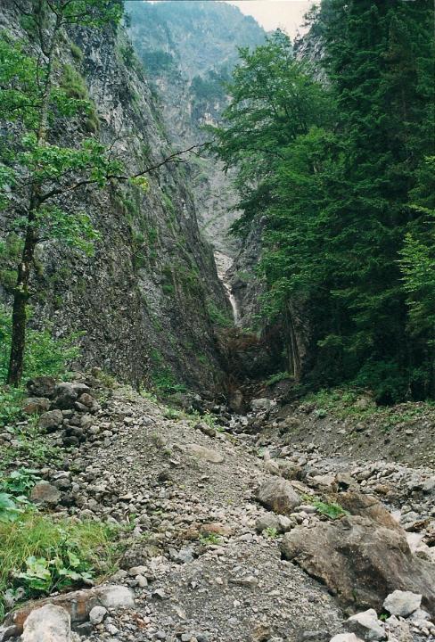 br00_kellanegg.jpg - The Kellanegg is a narrow gorge in the mountains forming the eastern wall of the Brandnertal.