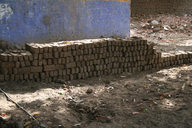 eg07_050208411_j.jpg - Hand-made bricks