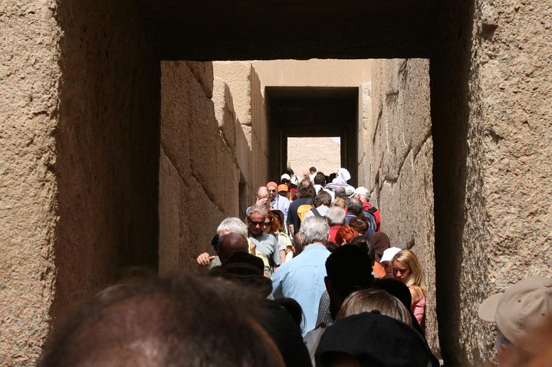 eg07_042710530_j.jpg - Narrow entrance to Sphinx viewpoint