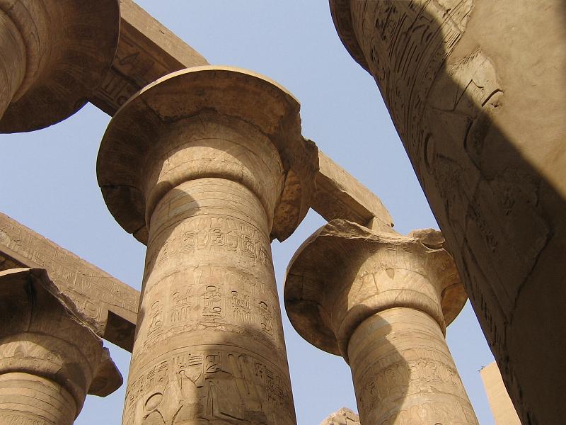 eg07_042909310_s.jpg - Gorgeous columns