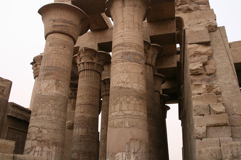 eg07_043016380_j.jpg - Columns at Kom Ombo
