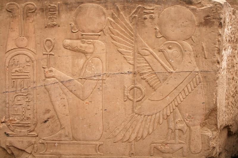 eg07_043016580_j_a.jpg - Winged figure