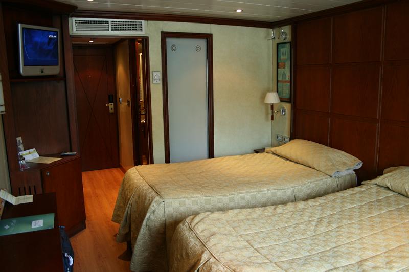 eg07_042814151_j.jpg - Our cabin on the Kon-Tiki