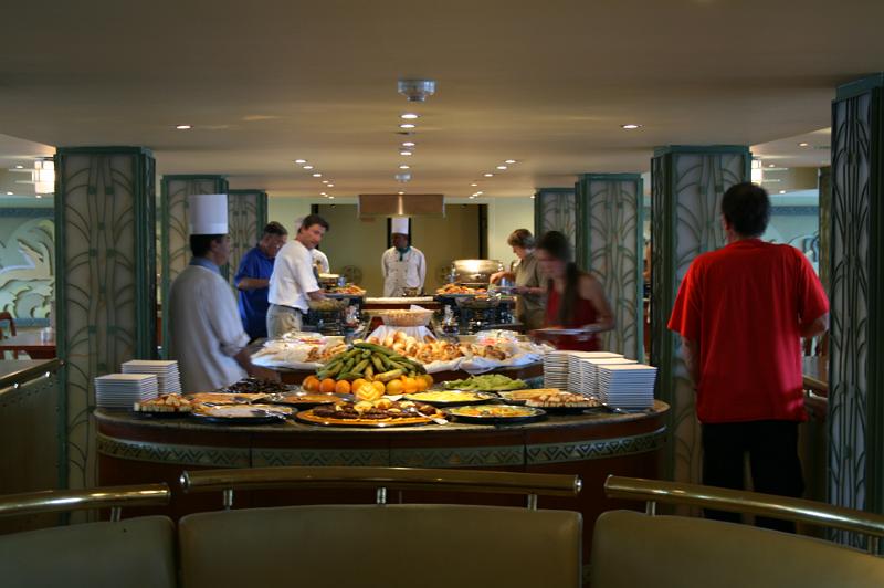 eg07_050313450_j.jpg - The buffet of hors-d'oeuvres on the Kon-Tiki
