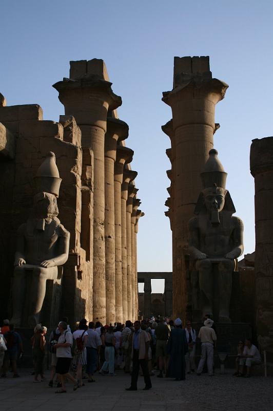 eg07_050418222_j_r.jpg - Hypostyle hall