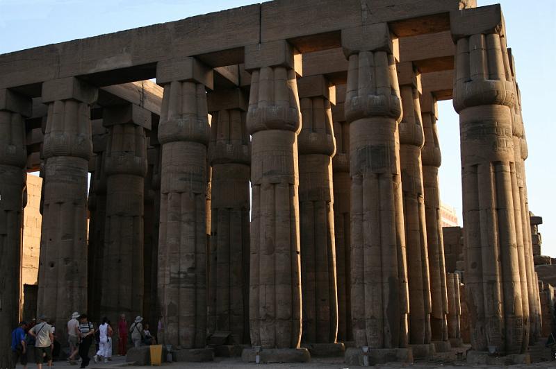 eg07_050418436_j_c.jpg - Hypostyle hall