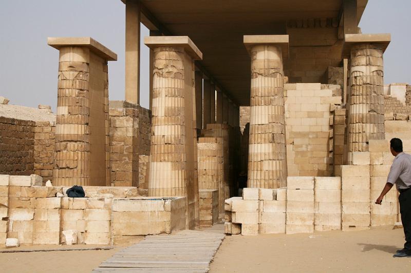 eg07_042716061_j_a.jpg - Interior entrance to the hypostyle hall