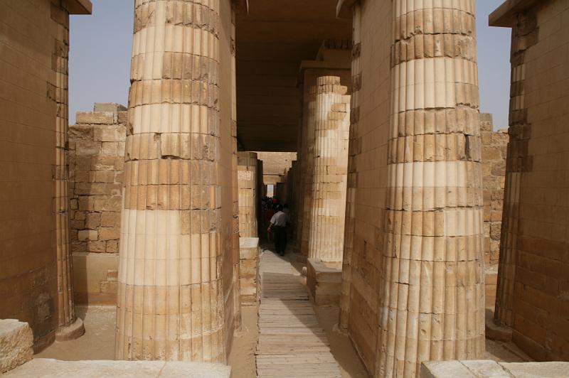 eg07_042716080_j.jpg - Hypostyle hall