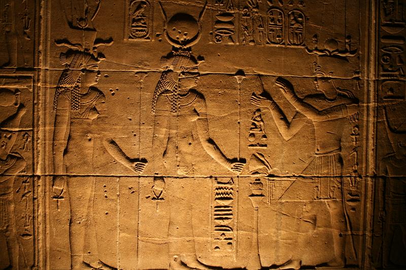 eg07_050217140_j.jpg - Interior reliefs