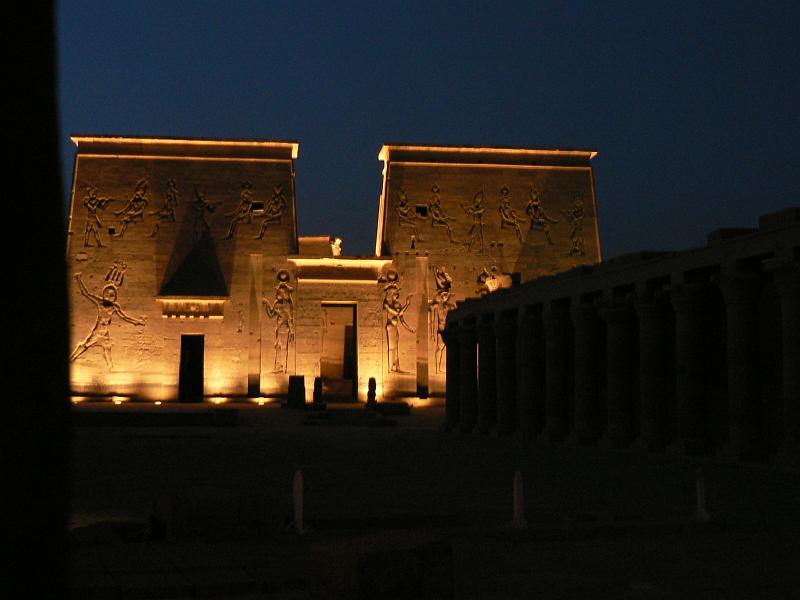 eg07_050219490_j.jpg - Son et lumière at the Temple of Philae