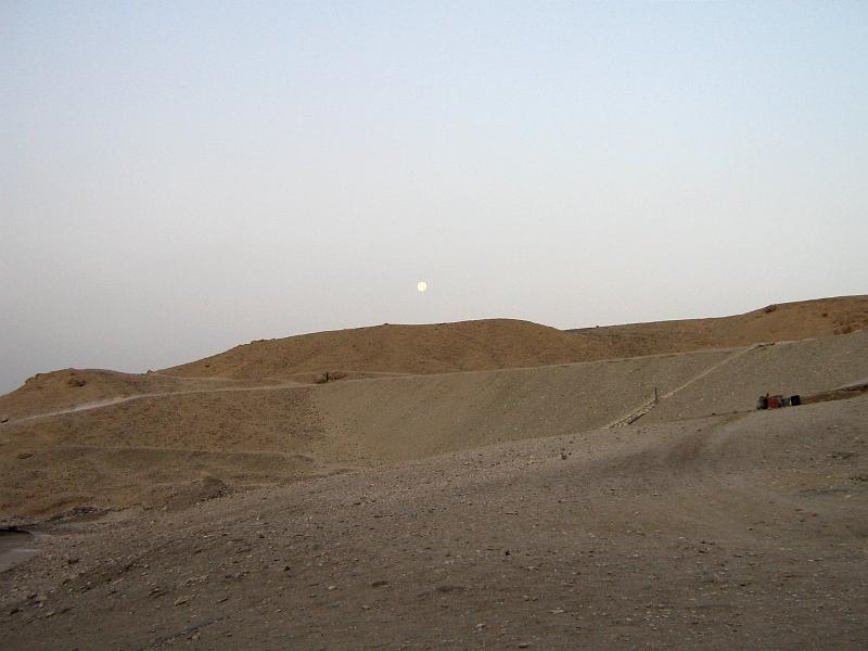 eg07_050406160_s_a.jpg - Shorly after dawn at Deir al-Medina, or the artisan village
