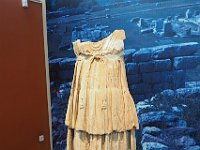 Lovely statue of a young girl who lost her head.  gr17 092013121 k
