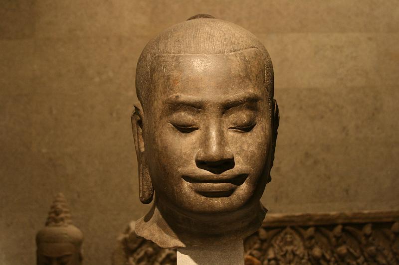 mg07_100114520_j.jpg - Probably Jayavarman VII (?)