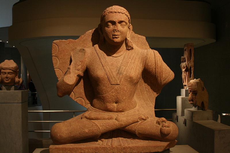 mg07_100112021_j.jpg - The boddhisattva Matreiya, Uttar Pradesh, Mathura region, Kushana period, end of 1st or 1st half of 2nd century