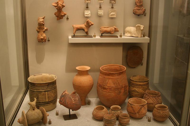 mg07_100112052_j.jpg - Terra cotta objects from c. -3th century