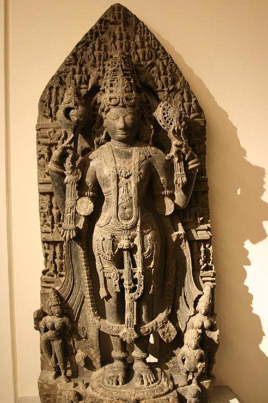mg07_100112220_j_r.jpg - Vishnu Vasudeva, Karnataka, Hoysala period, 12th century, chloritoschist