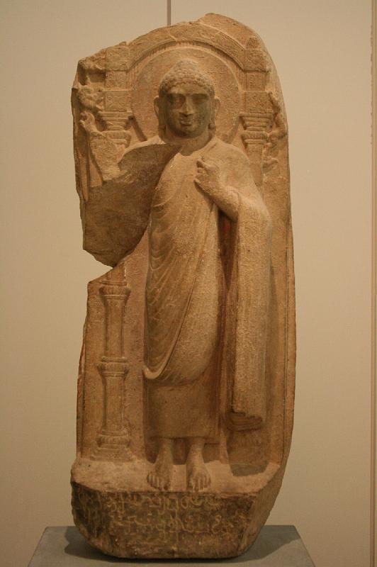 mg07_100112262_j_r.jpg - Buddha, Andhra Pradesh, Amaravati school, end 2nd or beginning 34rd century, marmorean sandstone