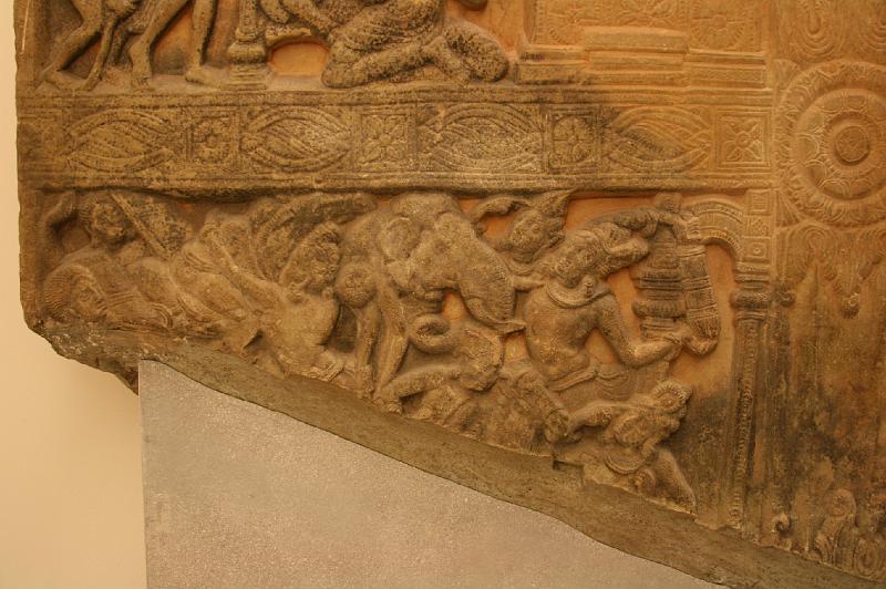 mg07_100112292_j.jpg - Combat scene, detail