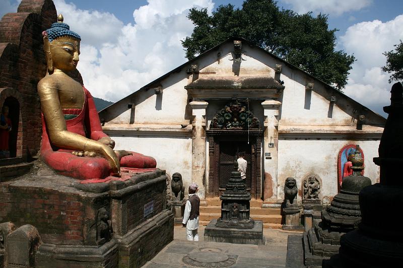 ne08_100411470_j.jpg - Giant Buddha statue