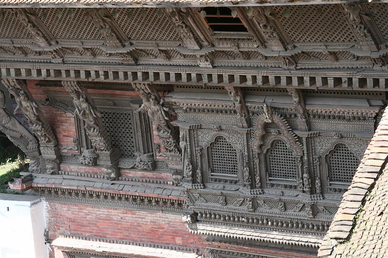ne08_100412500_j.jpg - Carved wood on Basantapur Tower