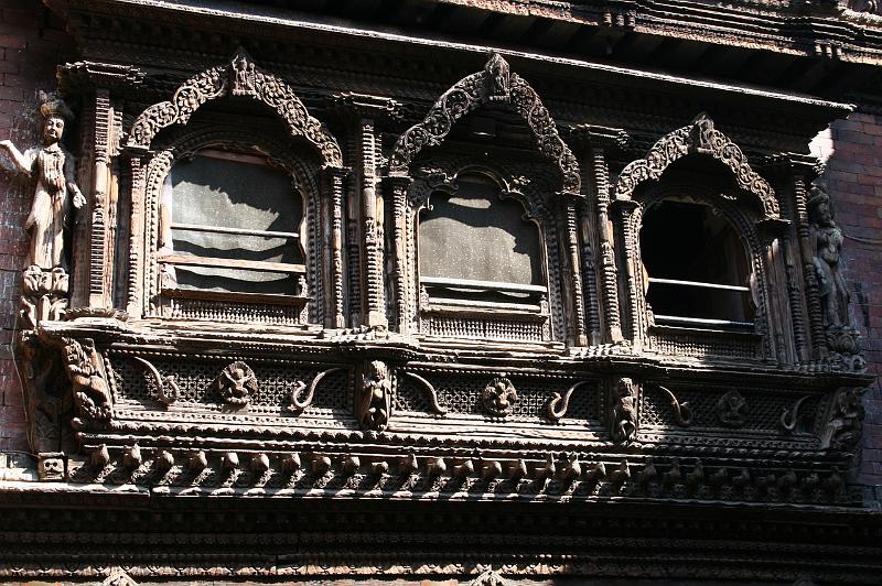 ne08_100413500_j.jpg - Window carvings in Kumari Bahal