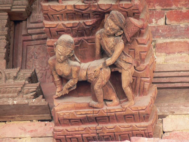 ne08_100414400_p_a.jpg - Erotic carvings on Jagannath Temple