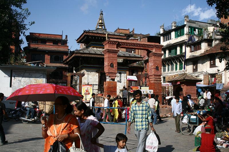 ne08_100414440_j.jpg - Makhan Tole, northern gate of Durbar Square