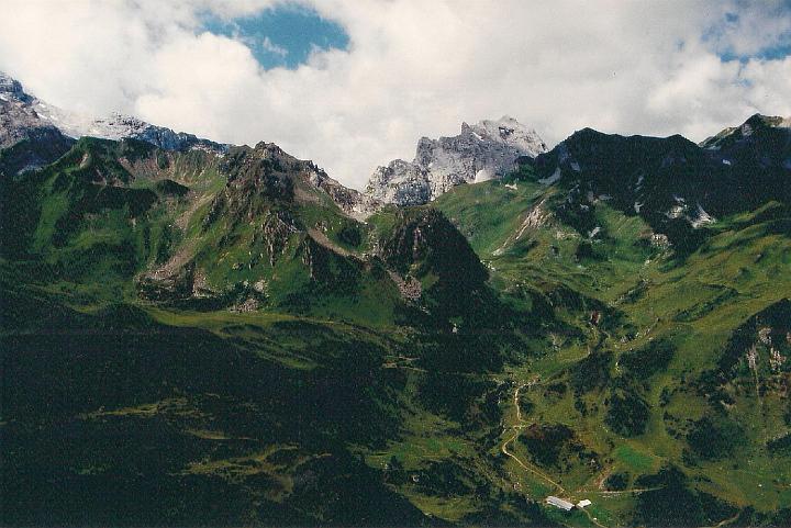 br93_golmer_04_a.jpg - Another view of a valley on our way out.