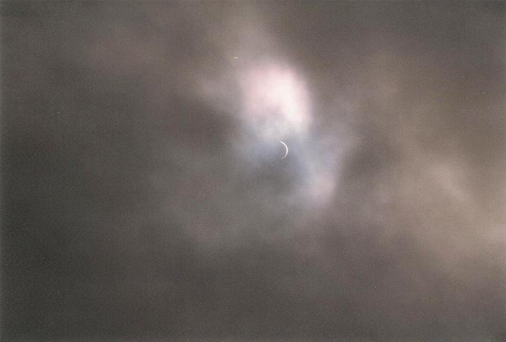 br99_eclipse_3.jpg - This is what is left to be seen of the sun during the eclipse in 1999.
