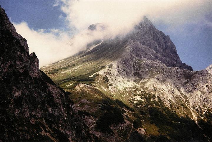 br96_saulajoch_1.jpg - Saulakopf seen from somewhere around the Gipsköpfle, the little knoll before the Königersteig.