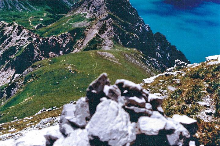 br93_sudschafgfl_05x_a.jpg - Another look back to where we came from. The path has pretty much disappeared in among the rocks now as we are getting higher and higher up on the mountain.